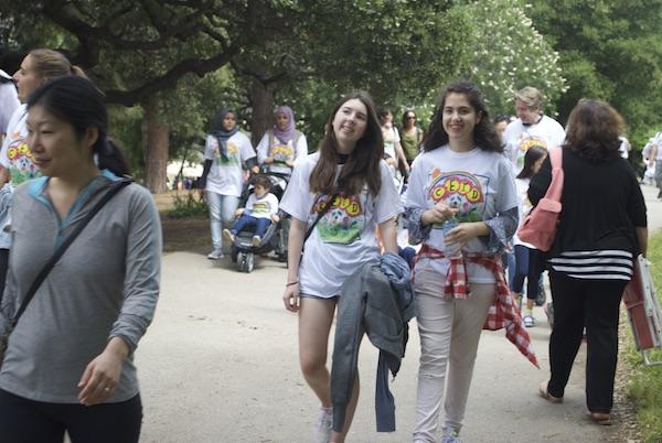 Interact Club Volunteers at Oakland Walk