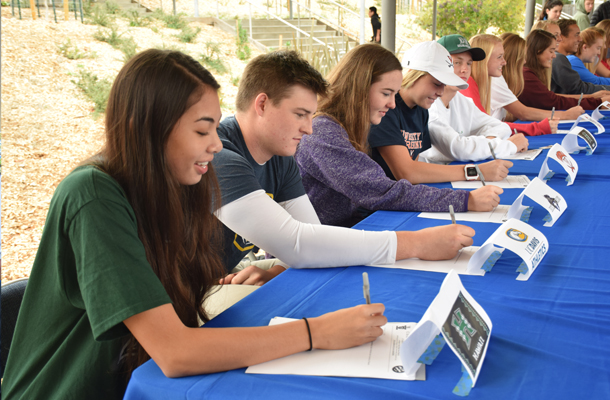 Top Athletes Ink Commitments