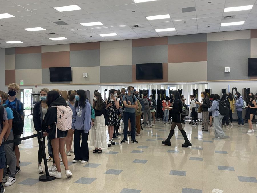 Campolindo students wait in long lunch lines.