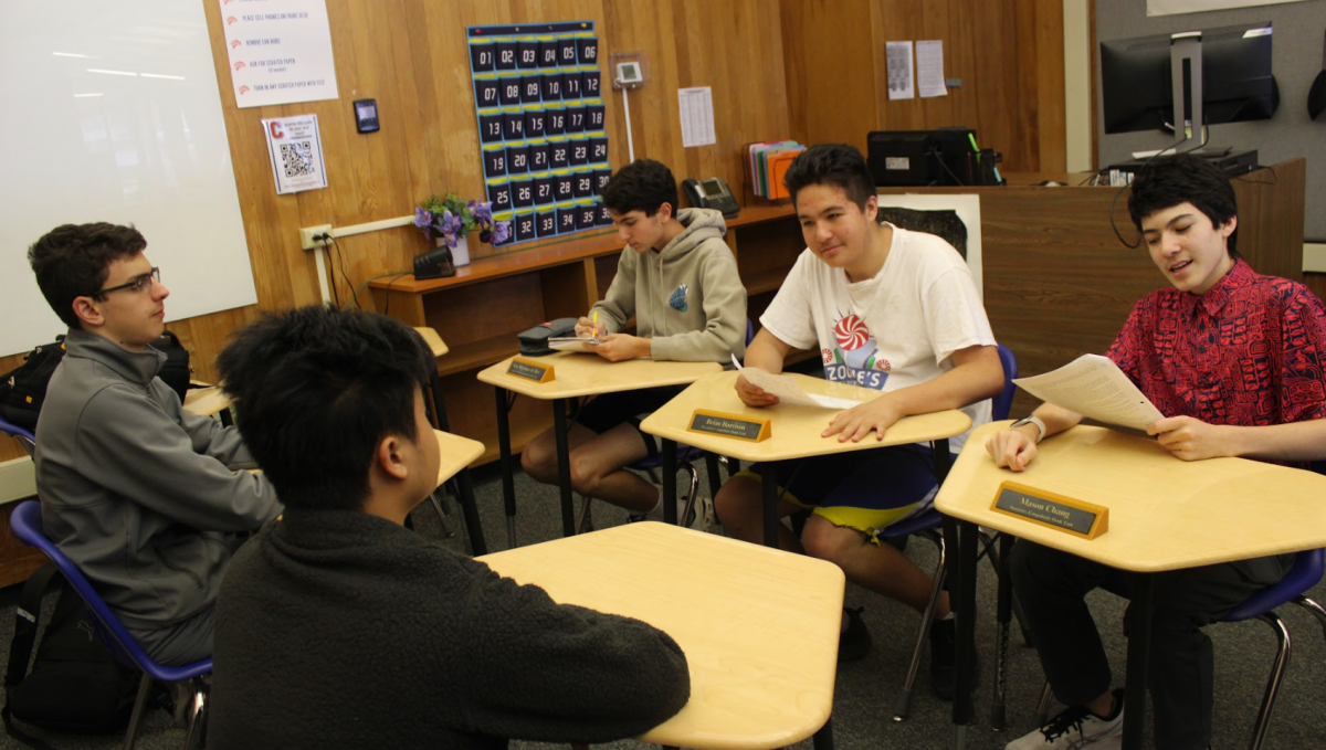 Campolindo Think Tank secretary Mason Chang (12) entertains club members (from left to right) Guy Sandler (11), Isaac Wang (11), vice president Maximilian Martinez De Hoz (11), and Brian Harrison (11) with an intellectual anecdote.