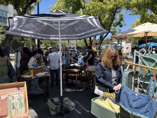 Lamorinda community enjoys vintage wear.